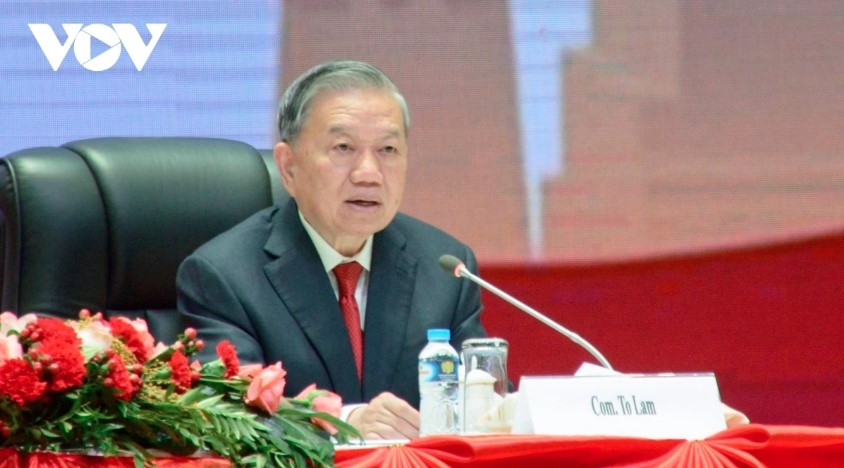 Party chief To Lam briefs Lao leaders on outcomes of 14th National Party Congress
